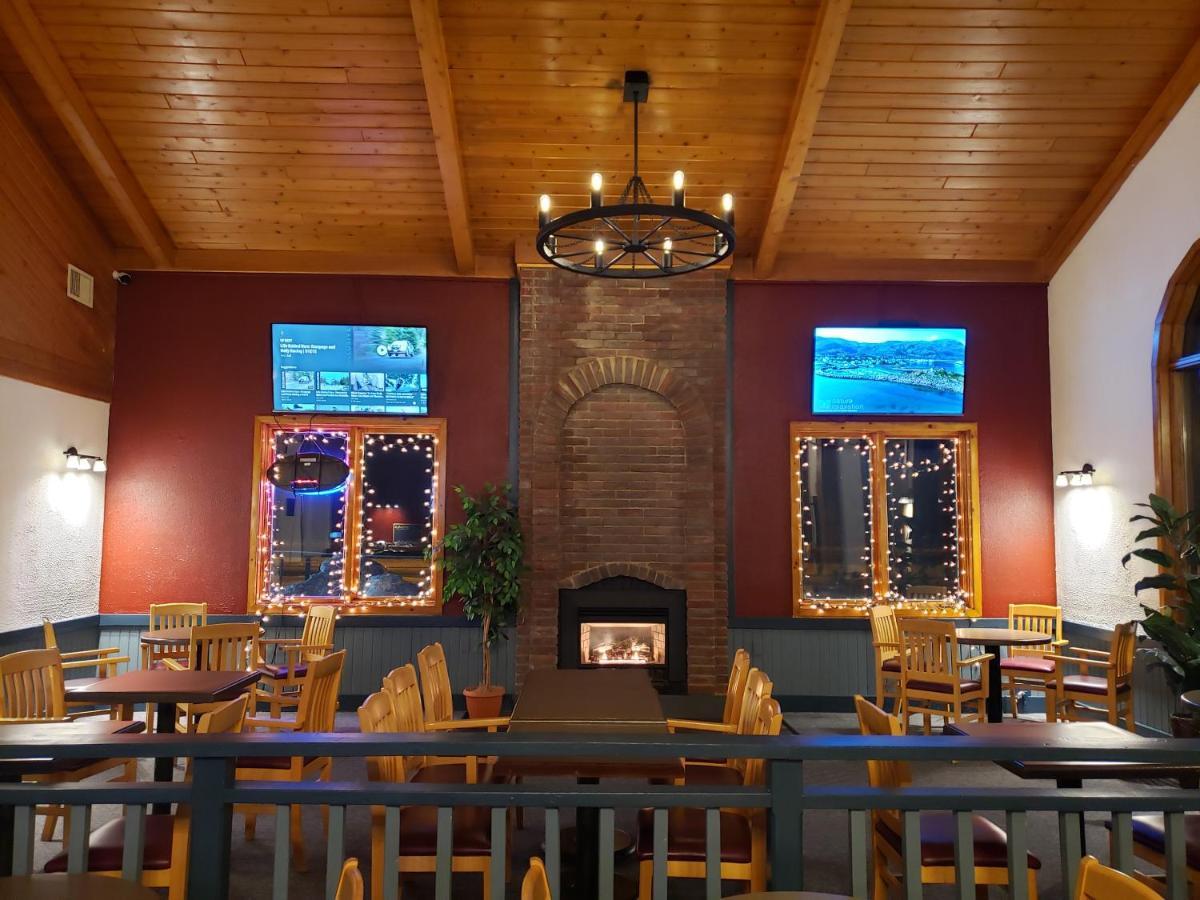 Jolly Roger Inn & Resort Otter Lake Exterior photo