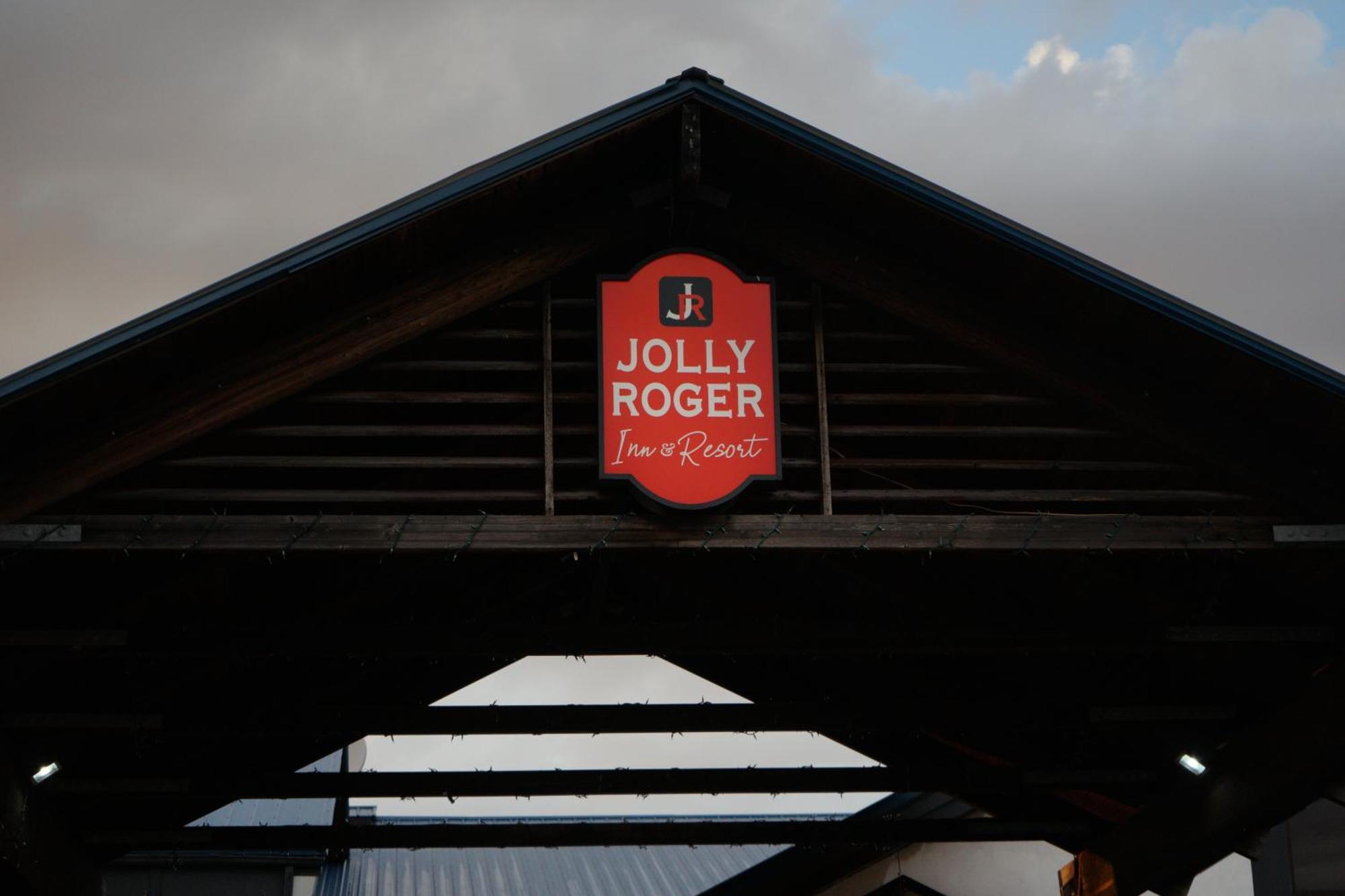 Jolly Roger Inn & Resort Otter Lake Exterior photo