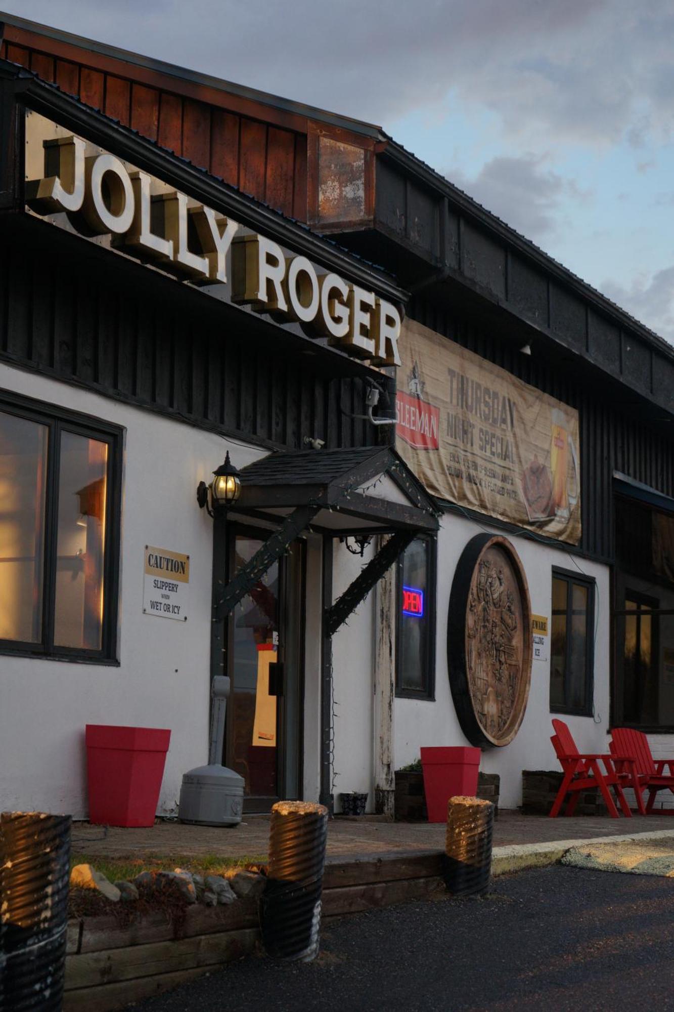 Jolly Roger Inn & Resort Otter Lake Exterior photo