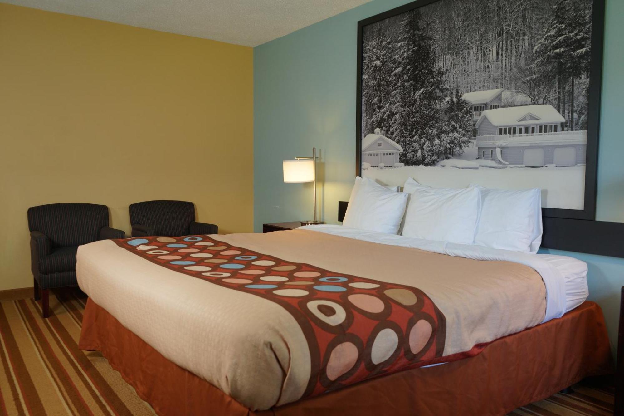 Jolly Roger Inn & Resort Otter Lake Exterior photo