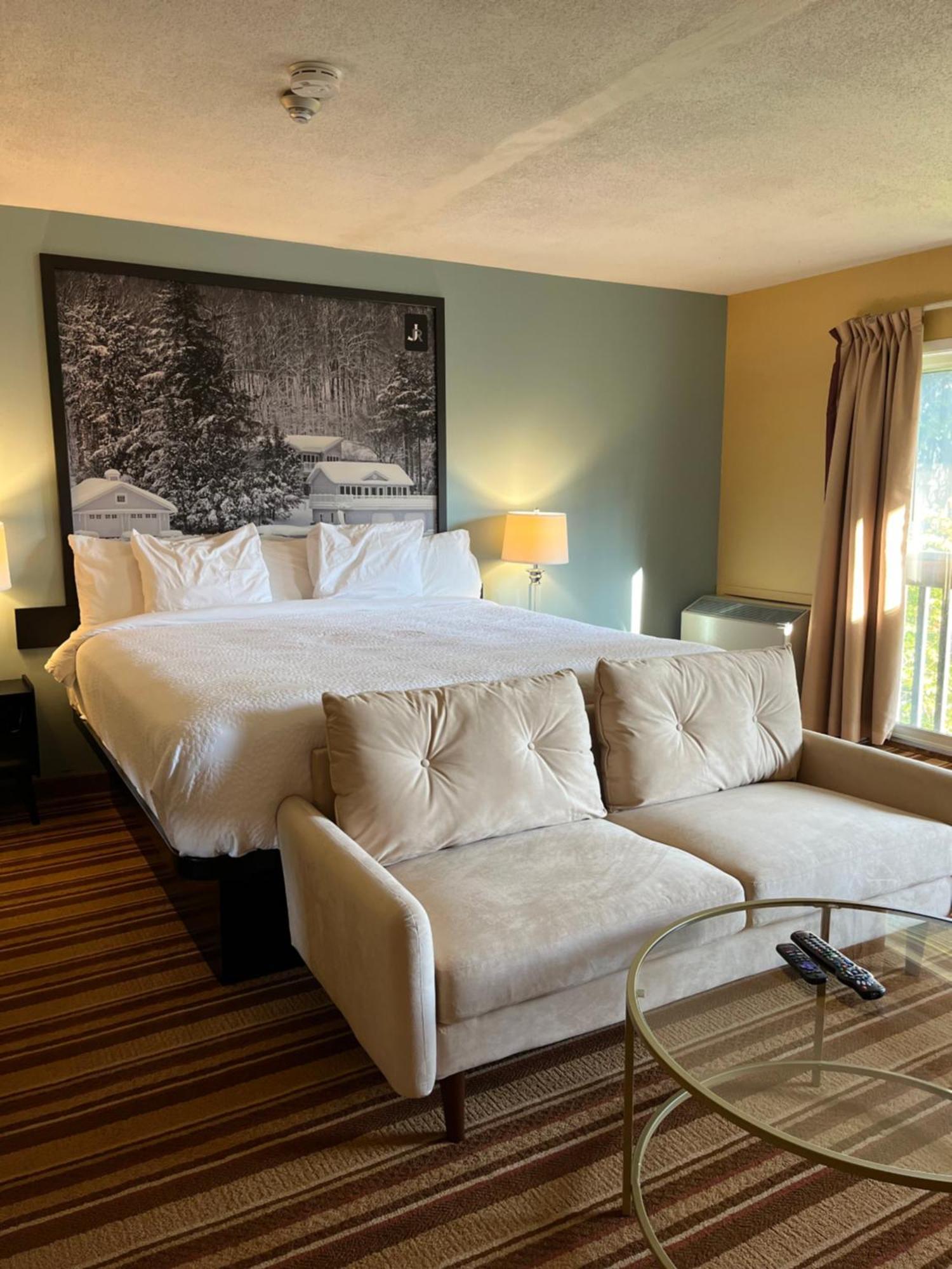 Jolly Roger Inn & Resort Otter Lake Exterior photo